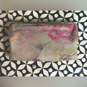 HOBO Lauren Wallet Floral